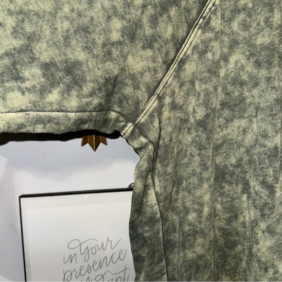 Acid Wash Round Neck Woman's Sweatshirt - Picture 4 of 7